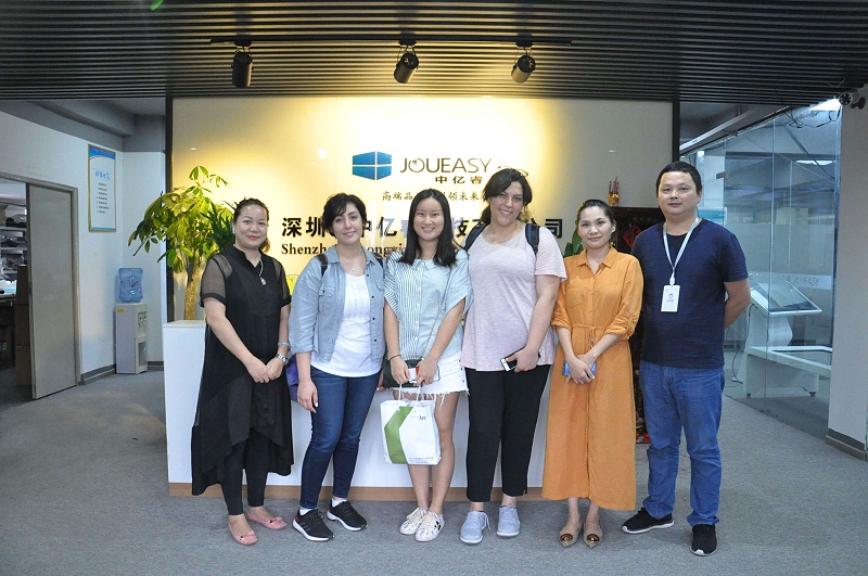 深圳中億?？萍紵崃覛g迎迪拜客戶蒞臨我司參觀考察